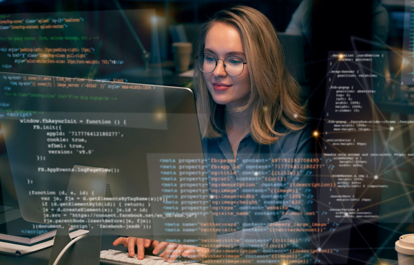 desarrolladora informática mostrando líneas de código y procesos de ingeniería