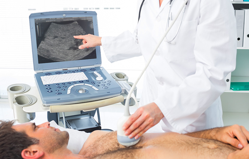 examen de ecocardiografía con tecnología especializada examen de ultrasonido realizado por profesional médico con equipo especializado