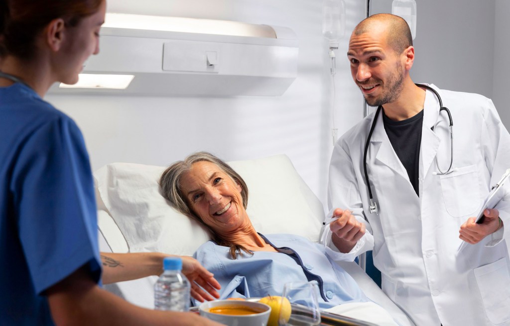 acompañamiento clínico al paciente en habitación hospitalaria
