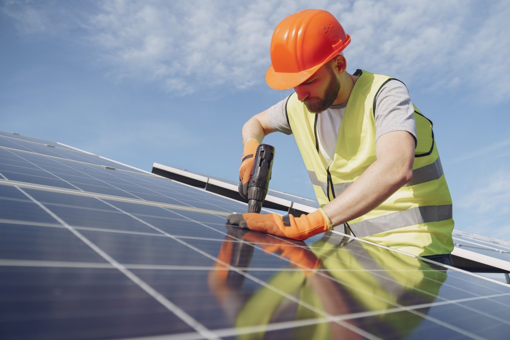 Técnico Laboral en Instalación y Mantenimiento de Sistemas Fotovoltaicos