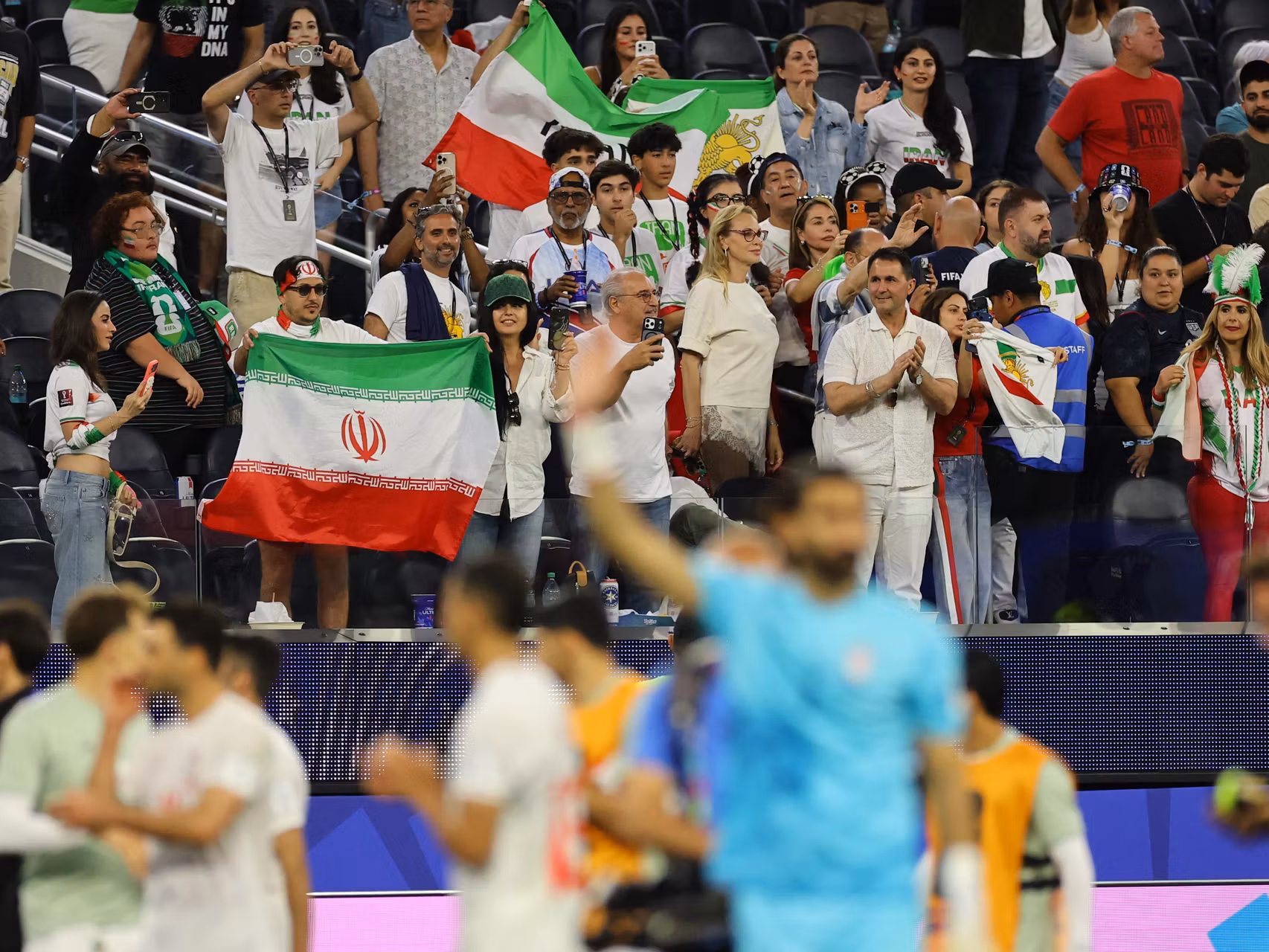 Hinchada de iran en el mundial