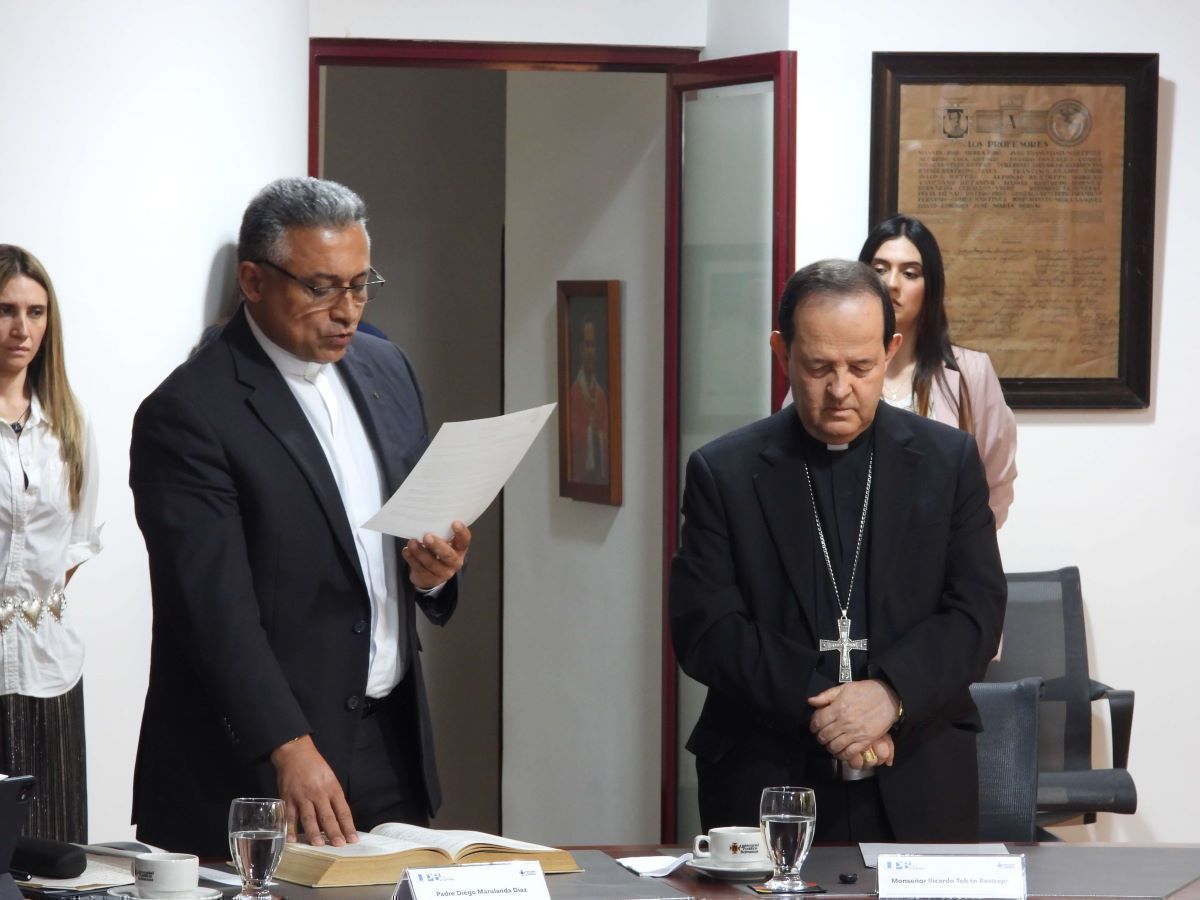 El Rector General de la UPB toma posesión canónica de su oficio