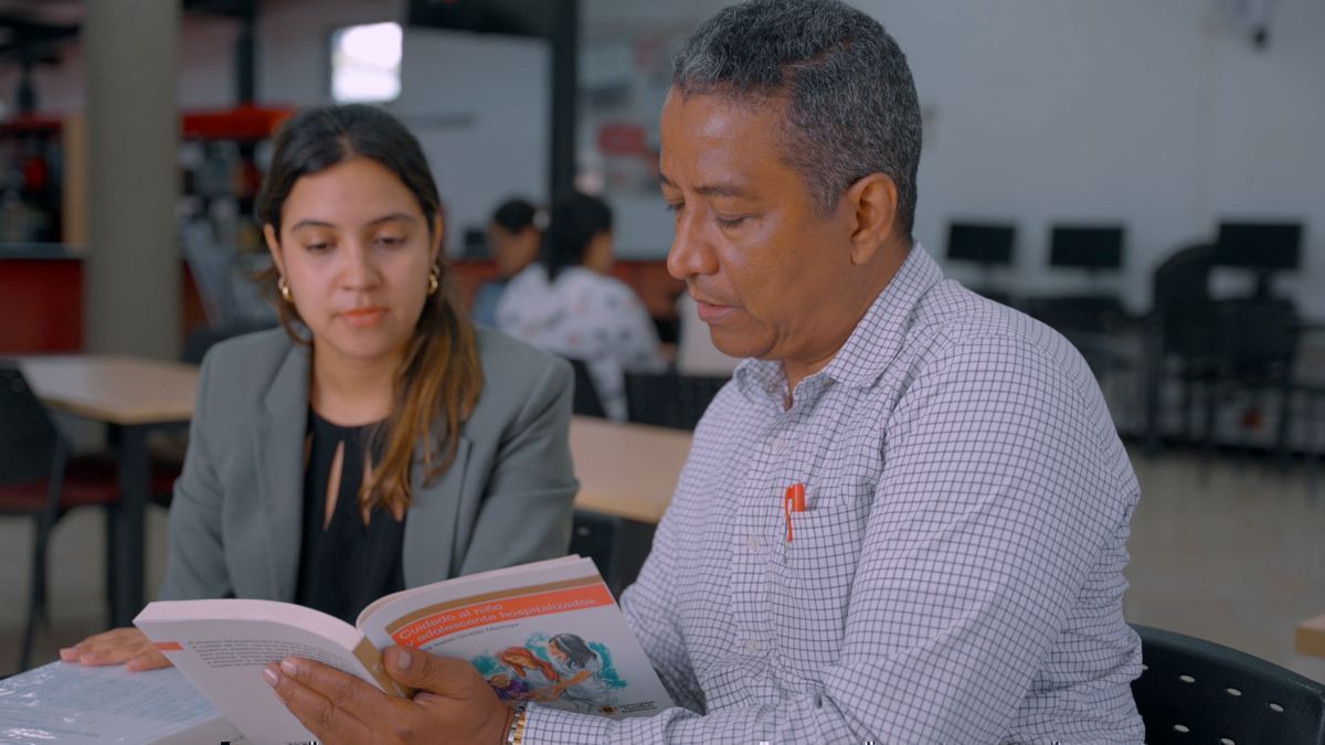 Este proyecto es liderado por el investigador Manuel Alberto Salazar Castillo, de la Facultad de Administración de Empresas, y Alejandra Becerra Aguilar, docente de Psicología.