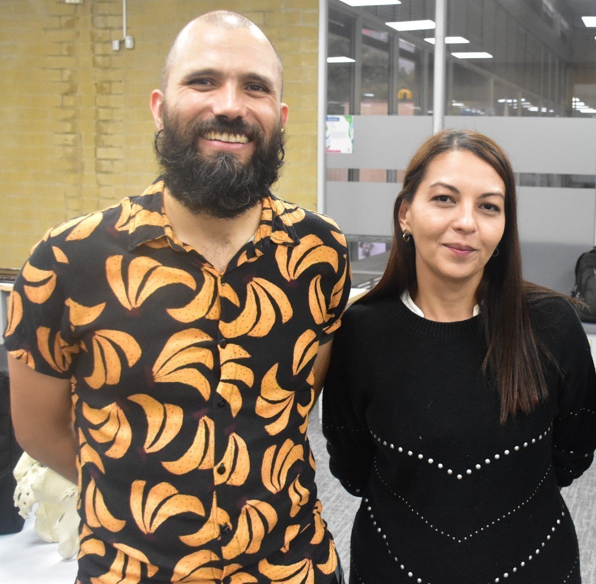 Los investigadores UPB Miguel Arango, de la obra Encender la verdad y Maribel Rodríguez, de la experiencia Ecos de mar.