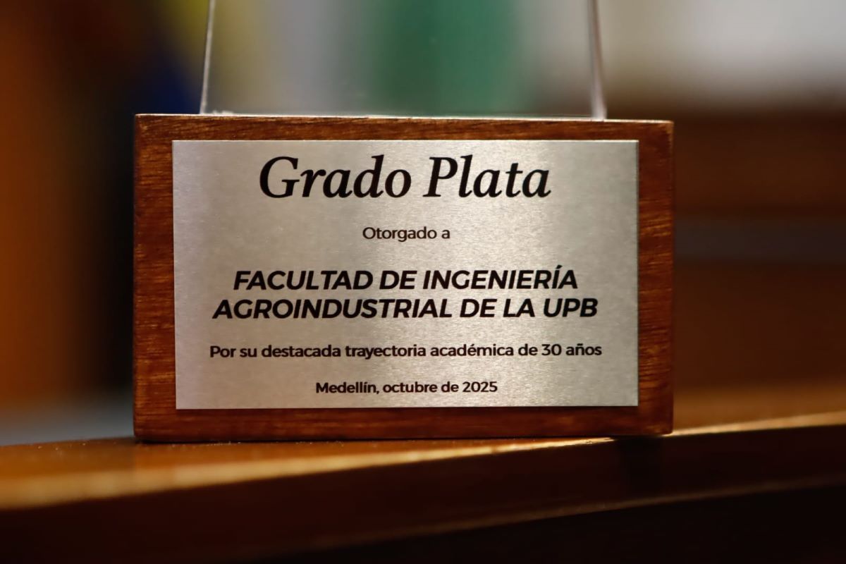 Agroindustrial  UPB recibe la Orden al Mérito Juan del Corral en grado plata