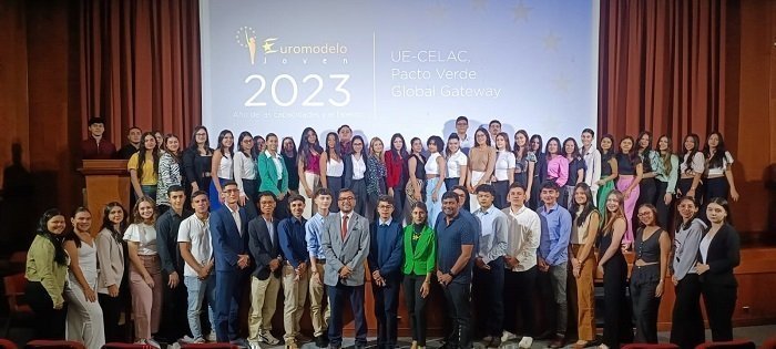Foto Tipo In 3 Negocios Premio