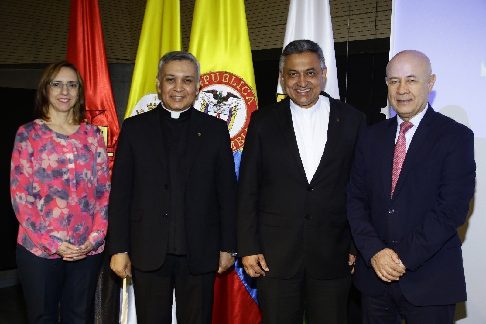 Padre Carlos Monsalve y directivas UPB