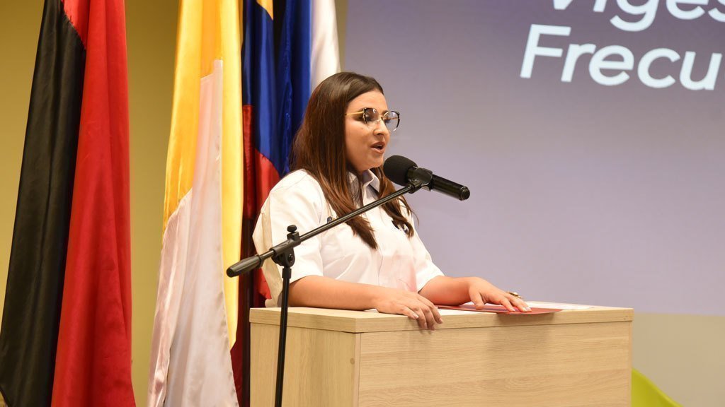 La ceremonia de aniversario de Frecuencia Bolivariana ceremonia fue presidida por la coordinadora de la emisora, María Giset Escudero Negrete