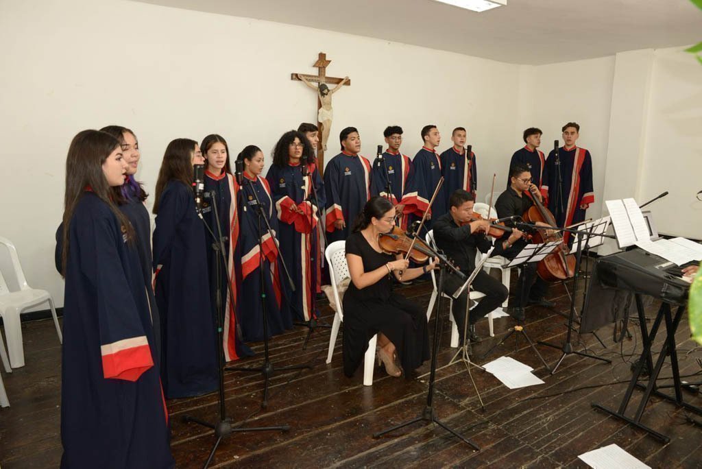 El rector general de la UPB, Presbítero Julio Jairo Ceballos Sepúlveda, y el rector de la seccional Montería, Pbro. Juan Camilo Restrepo Tamayo, presidieron los actos conmemorativos