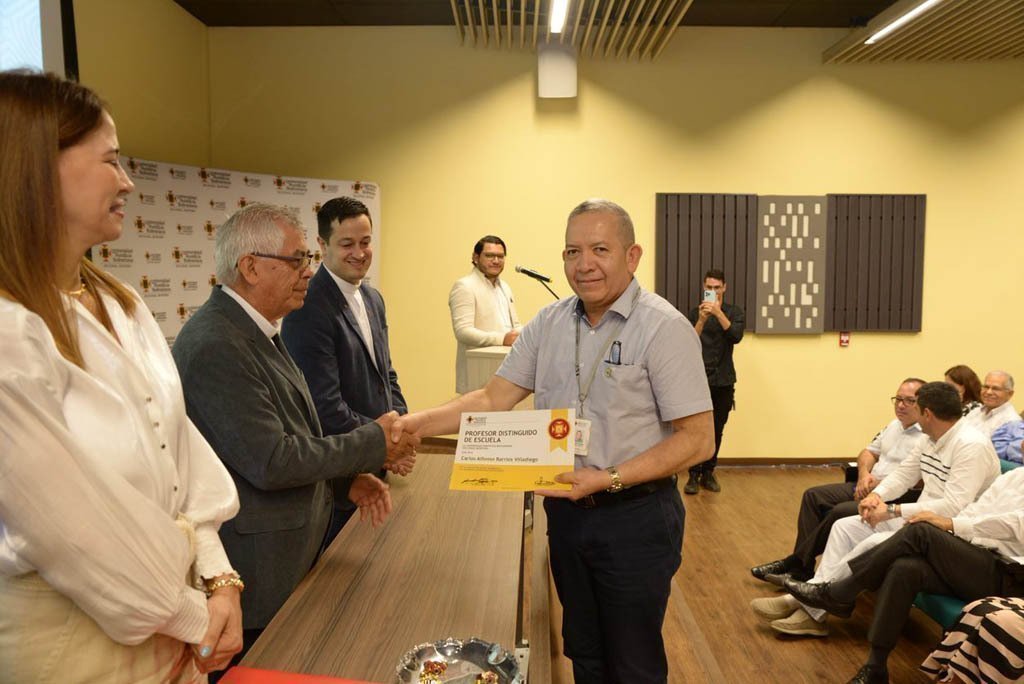 El rector general de la UPB, Presbítero Julio Jairo Ceballos Sepúlveda, y el rector de la seccional Montería, Pbro. Juan Camilo Restrepo Tamayo, presidieron los actos conmemorativos
