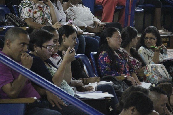 Conferencia en el Concejo Municipal