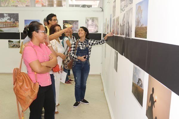 El Salón de Arte busca promover la creación y circulación del trabajo artístico a través de exposiciones colectivas que se realizan anualmente.