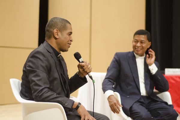 Intervención del autor Pbro. Raúl Jordán y del Pbro. José González, Vicario de Reconciliación y Paz de la Arquidiócesis de Cali