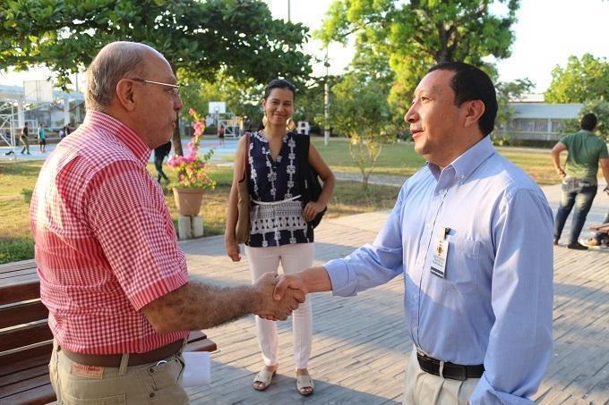 Álvaro Alberto López Ramos docente de la facultad de Ingeniería Civil de UPB Montería y el doctor Ronald R. Gutiérrez.