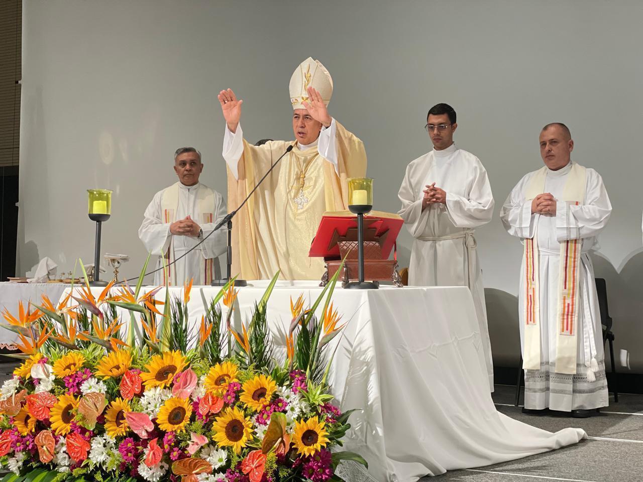 Este 7 de octubre de 2024 alrededor de 800 docentes se reunieron en la UPB para el encuentro anual de maestros arquidiocesanos, este año con la temática de: Resignificando nuestra vocación: formar desde la pasión.