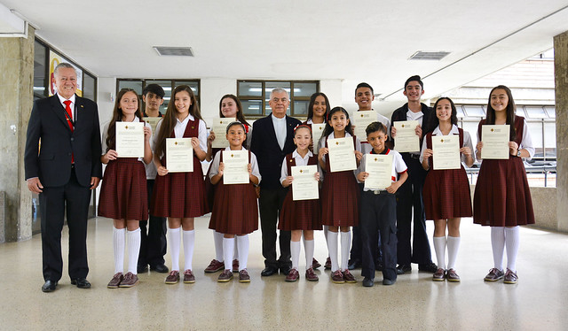 Entrega de Becas de Honor 2019