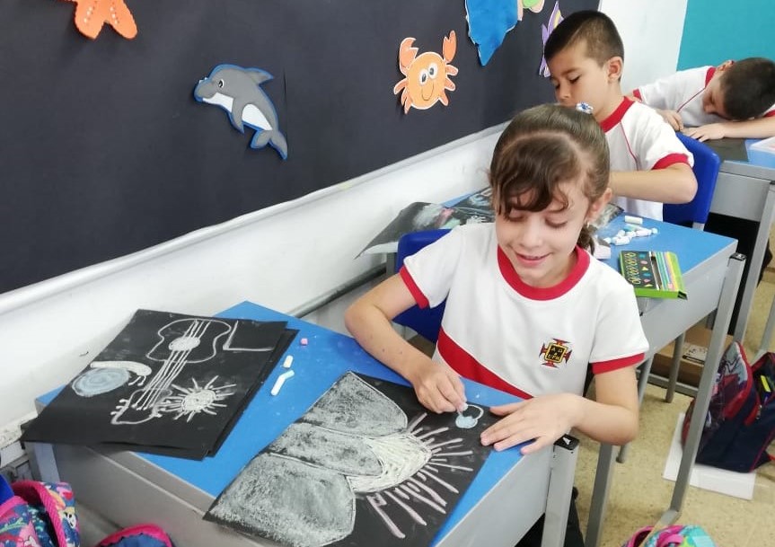 Estudiantes durante actividad desarrollada en la sección Marinilla