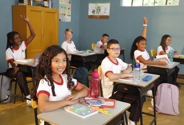 Estudiantes de primaria del Colegio de la U