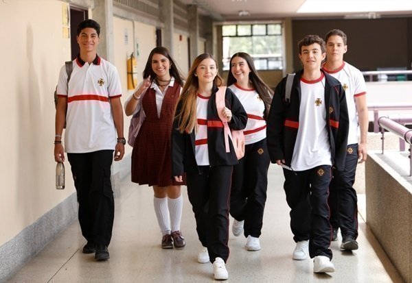 Estudiantes de bachillerato del Colegio de la UPB