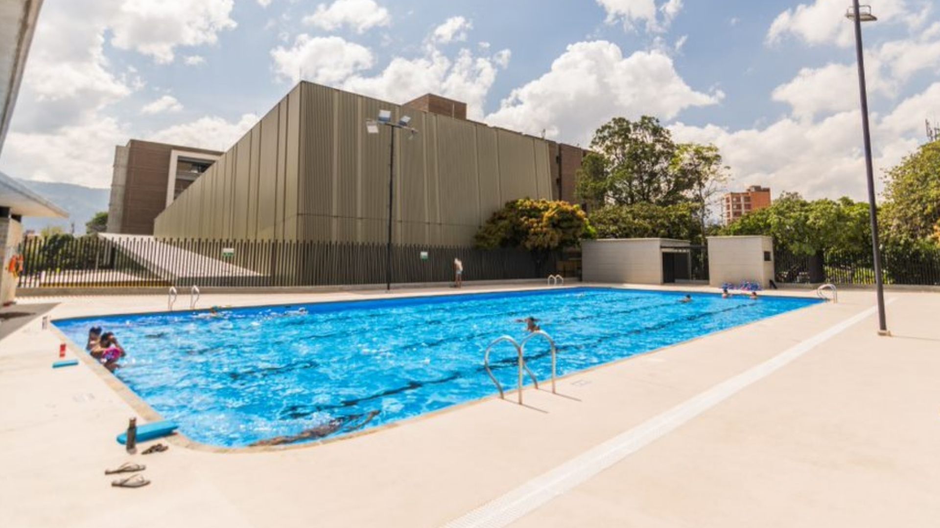 Piscina bloque 21